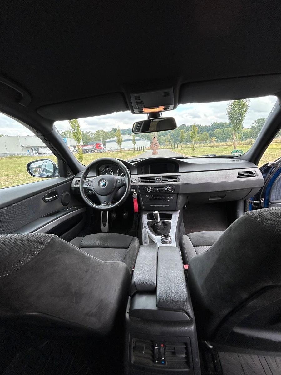 BMW 320 2009 — photo 6
