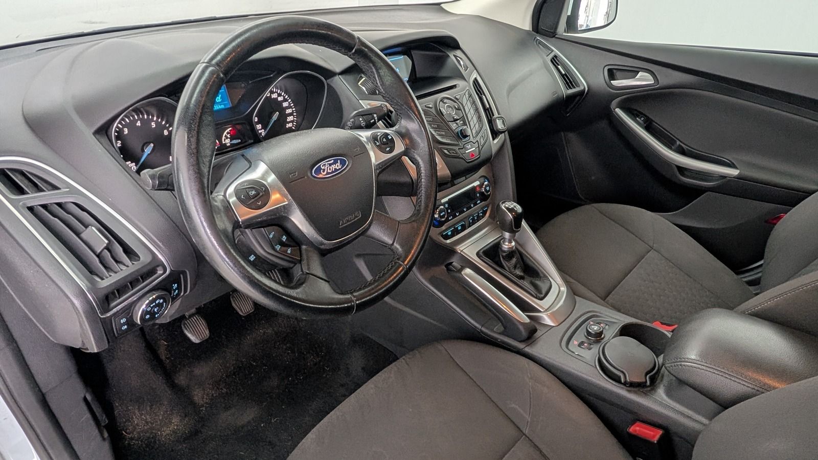 Fahrzeugabbildung Ford Focus Turnier 1.0 EcoBoost * SHZ * AAC. * FH Tre