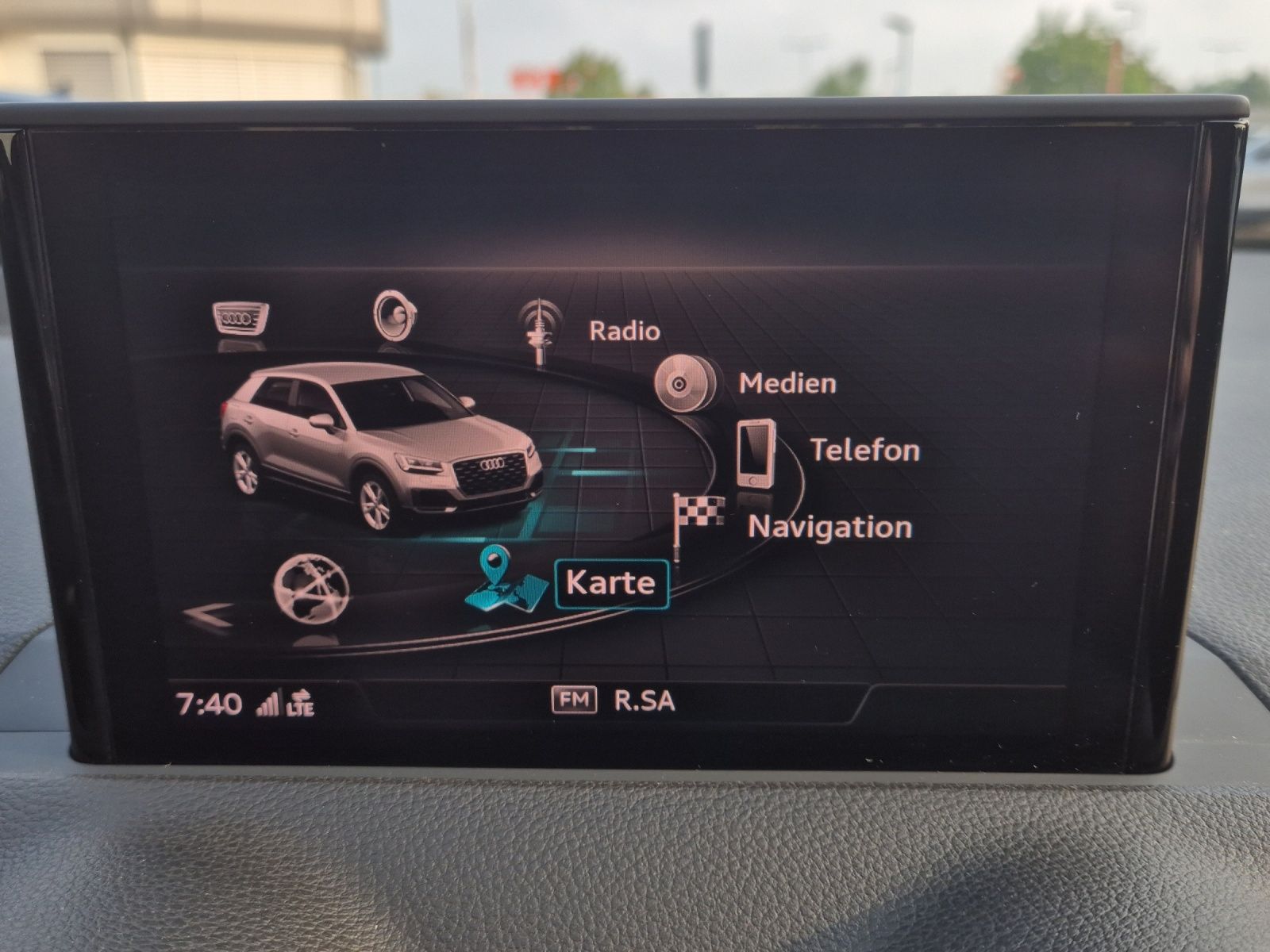 Fahrzeugabbildung Audi Q2 40 TFSI quattro sport S-line LED Navi GRA RFK
