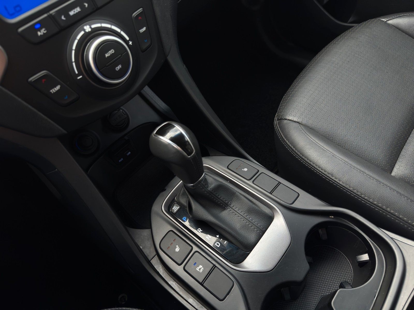 Fahrzeugabbildung Hyundai Santa Fe 2WD*AHK*Kamera*Xenon*Vollleder*Tempomat