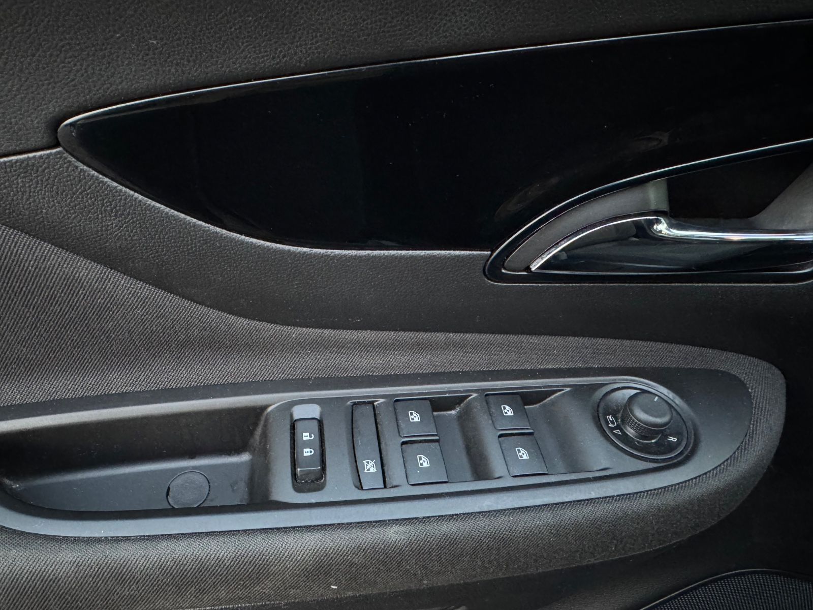 Fahrzeugabbildung Opel Mokka X Edition Active*LED*Kamera*Allwetter*Navi