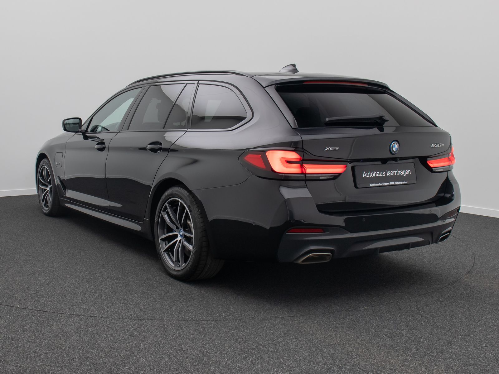 Fahrzeugabbildung BMW 530e xD M Sport DAB H/K HUD Panorama Laser AHK