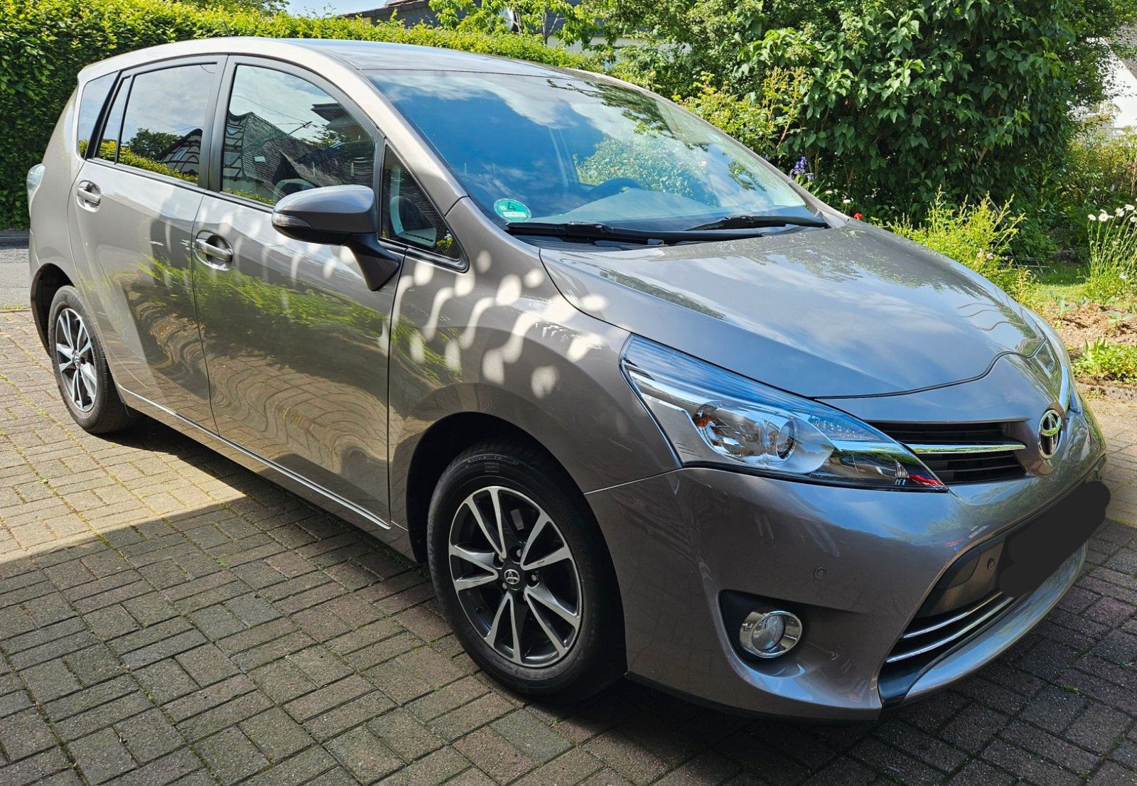 TOYOTA Verso