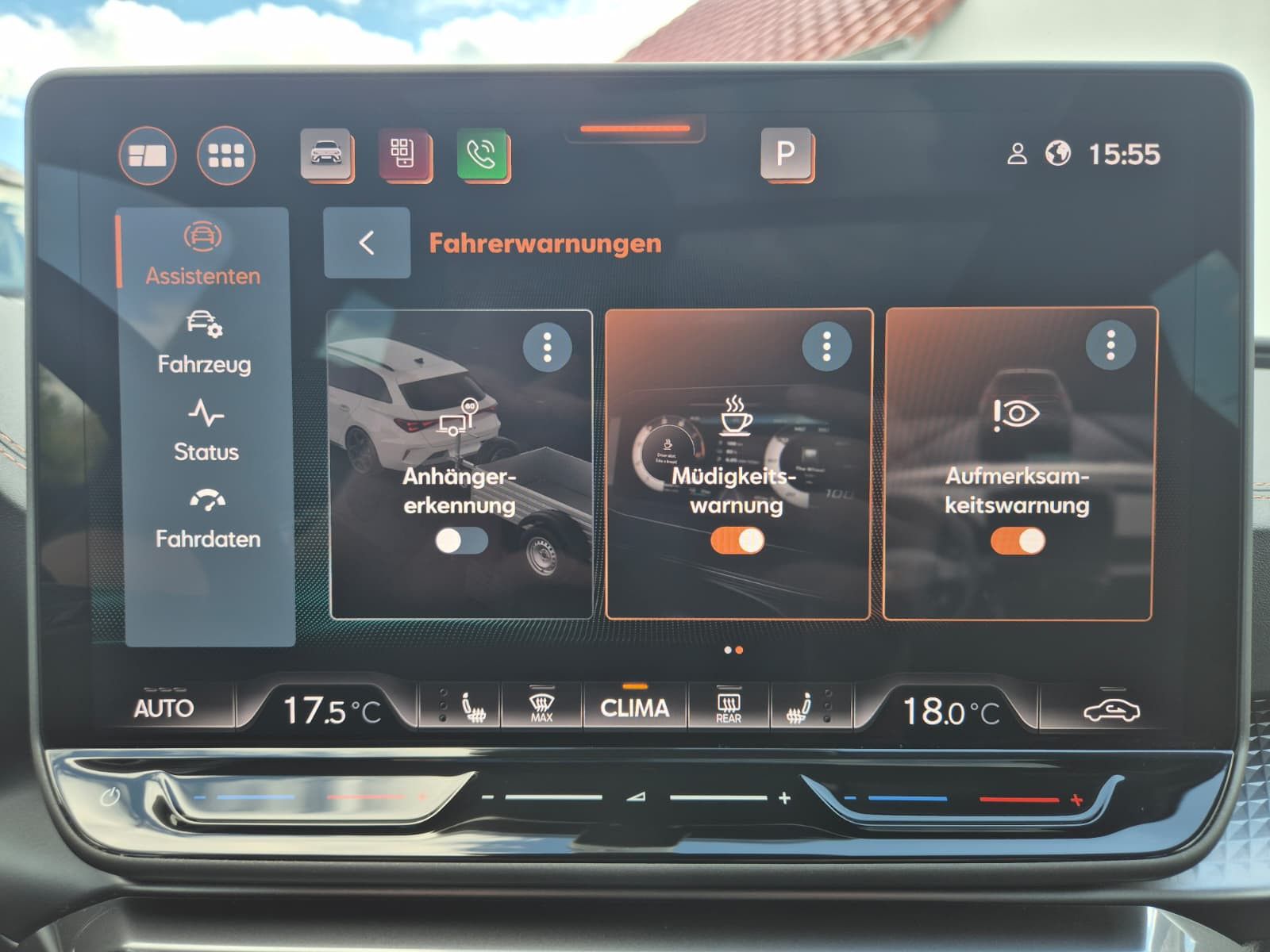 Fahrzeugabbildung CUPRA Leon 1.5 eTSI PANO*DCC*MATRIX*DINAMICA*AHK*5JG.
