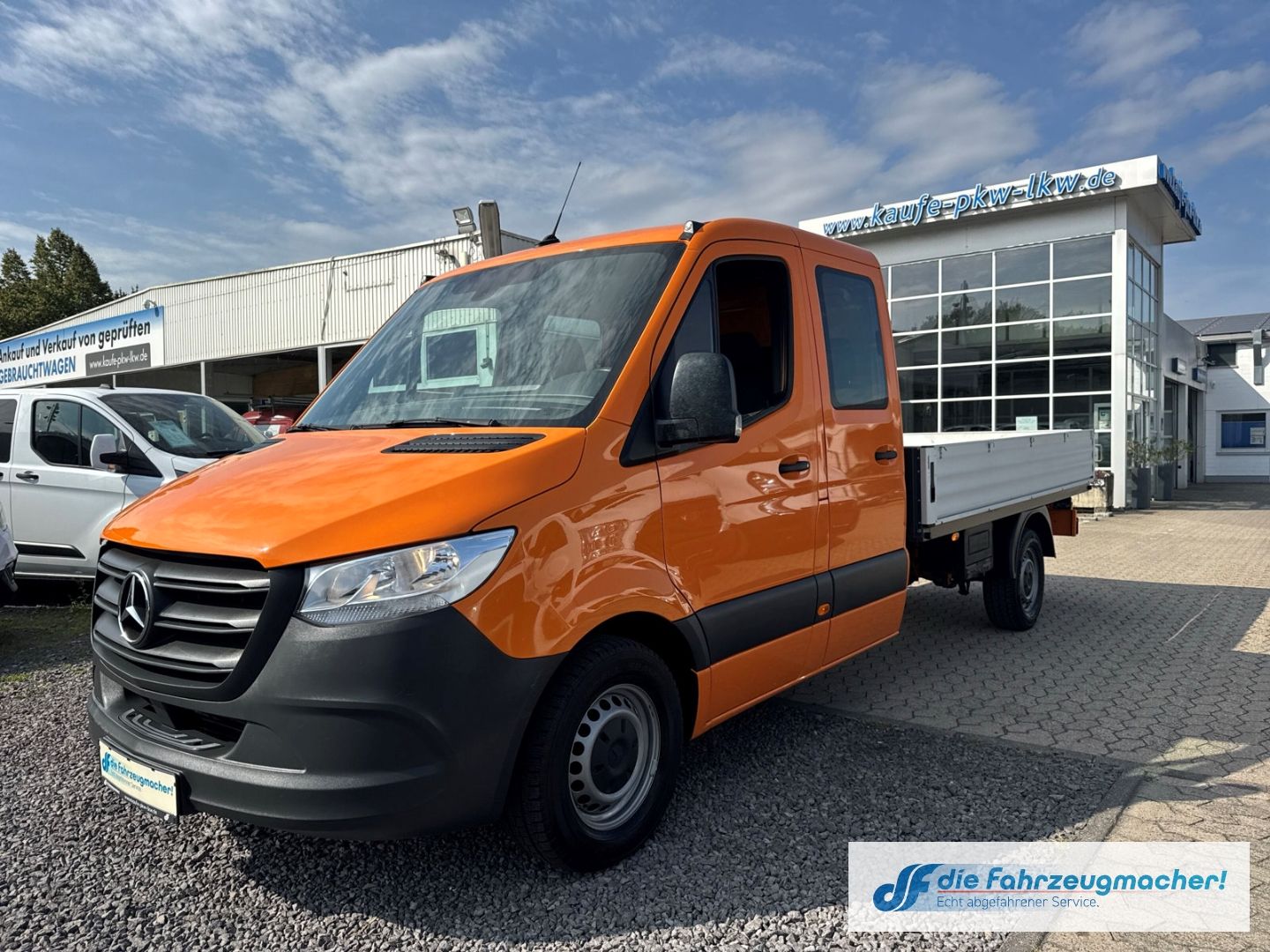 Fahrzeugabbildung Mercedes-Benz Sprinter Pritsche DoKa V6 319 CDI L3 AHK Navi DA