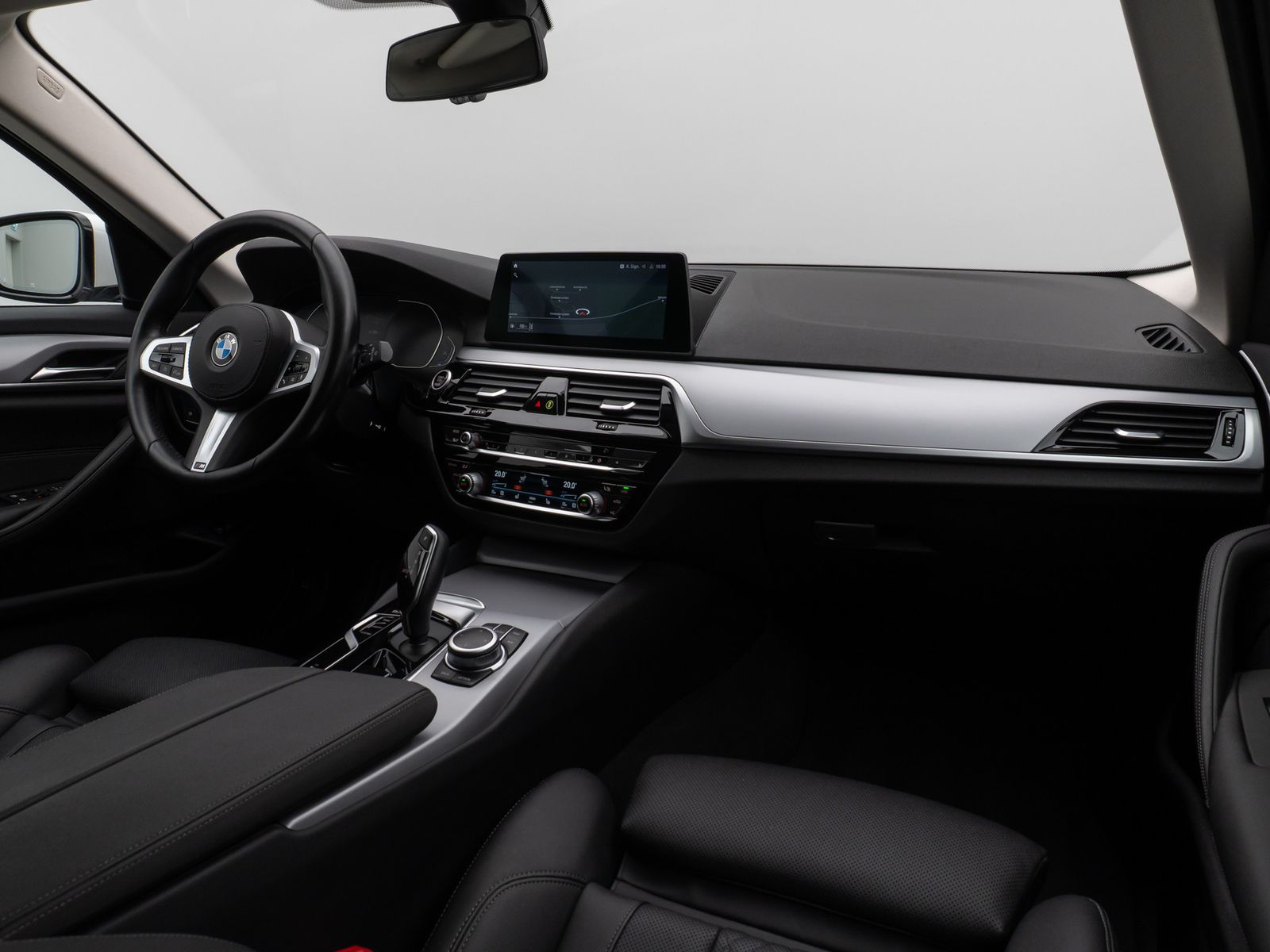 Fahrzeugabbildung BMW 520d Kamera DAB CockPitPlus Alarm Sport LED