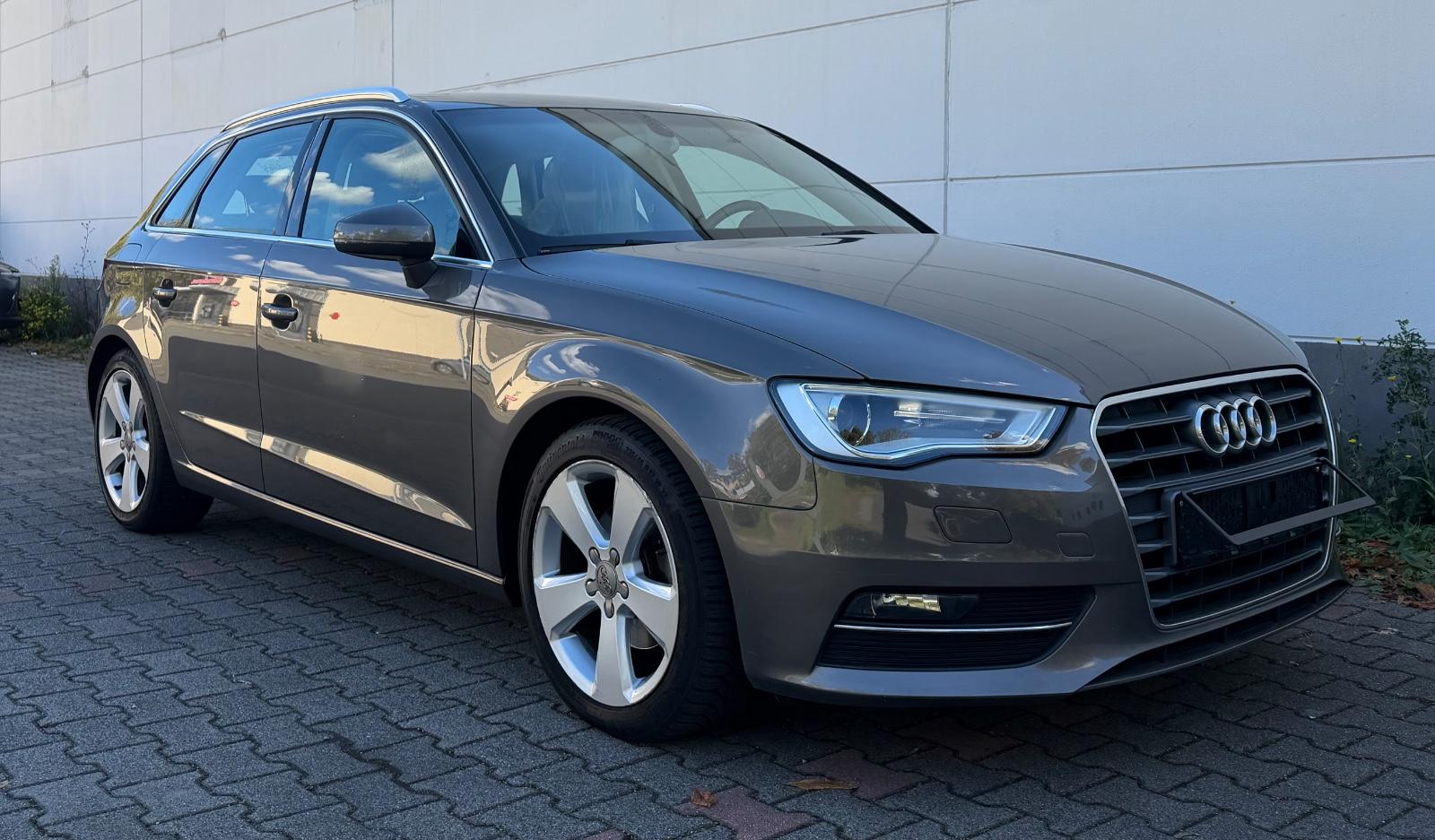 Audi A3 Sportback  1.4 Ambition/Navi/Bi-Xenon/DSP/APS