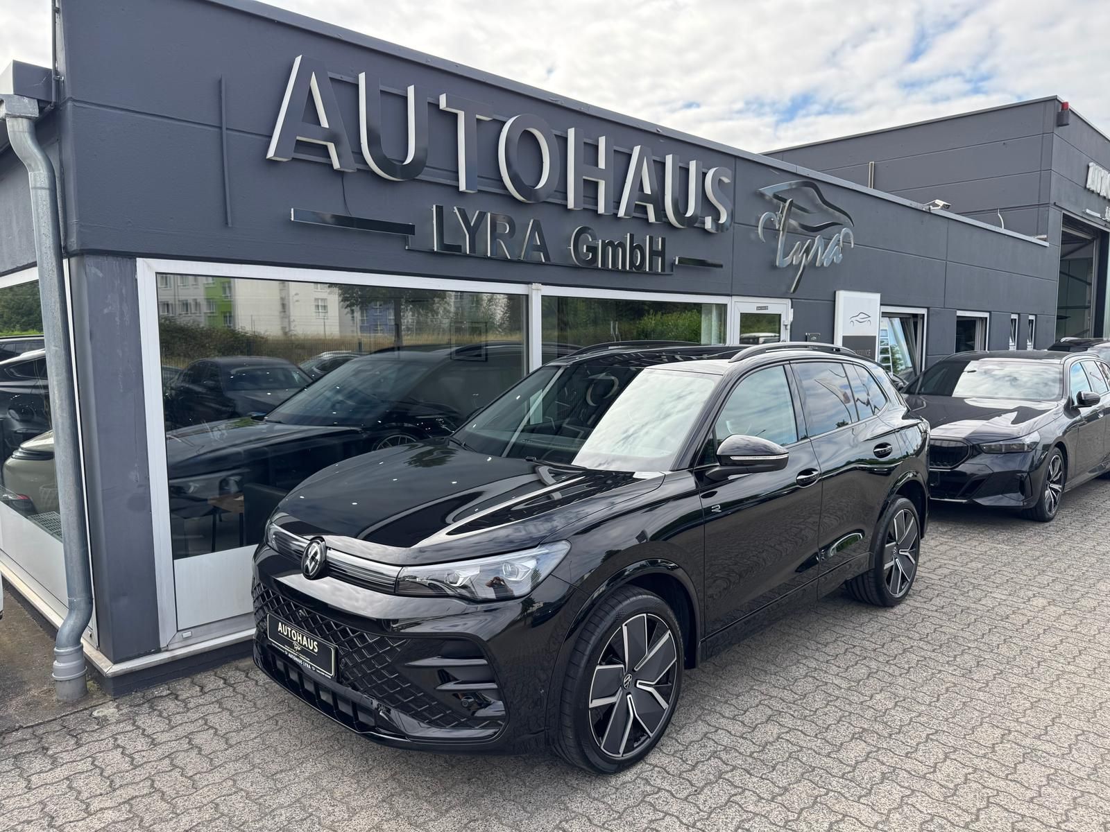 Volkswagen Tiguan 2.0 TSI 4M R-Line*MATRIX*PANO*360°KAM*H&K imagem 2