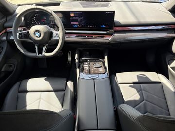 BMW 520d xDrive Touring M Sportpaket Head-Up DAB