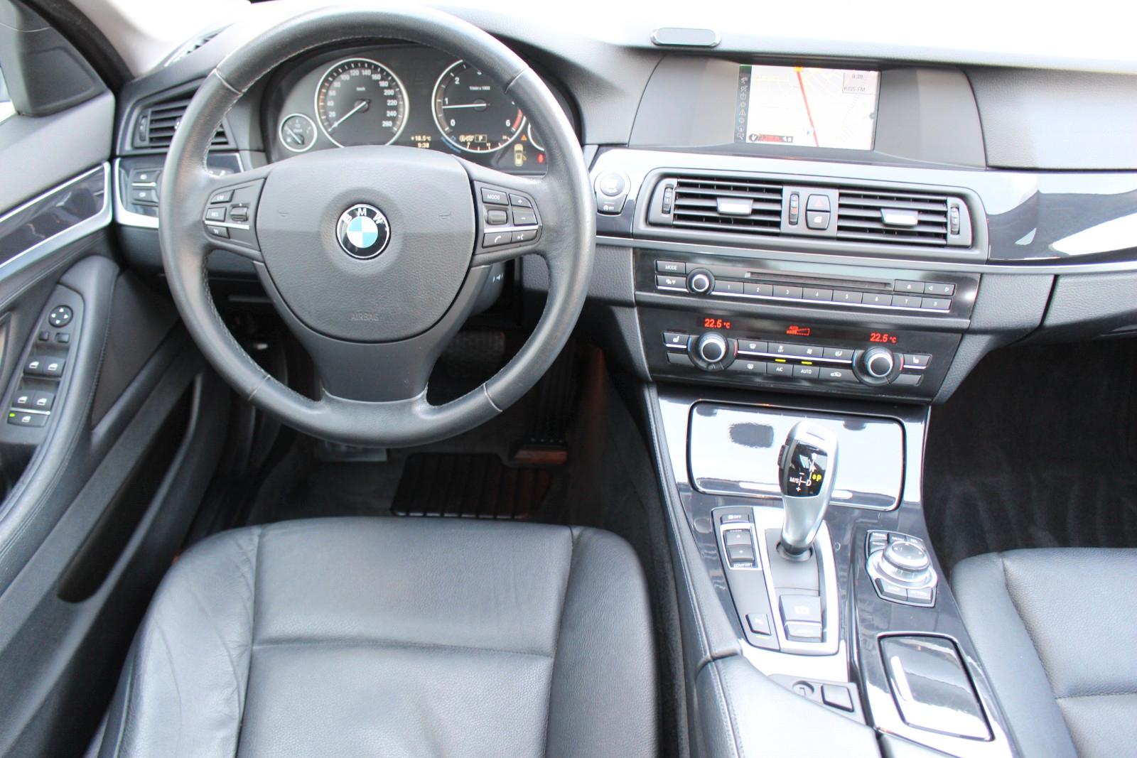 BMW 520d Touring Autom.+1.Hand+Pano+Schiebed.+Kamera