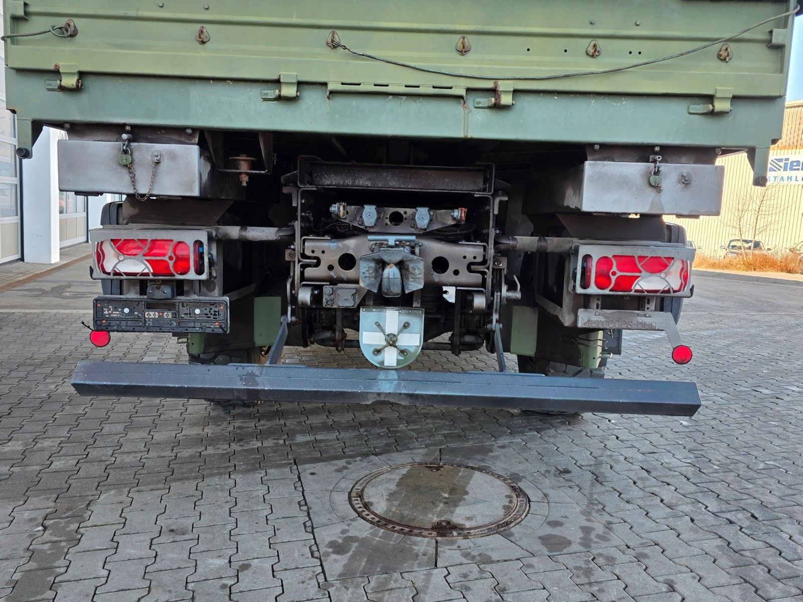 Fahrzeugabbildung Mercedes-Benz Axor 1829 A 4x4 Klima Standheizung 3 Sitze