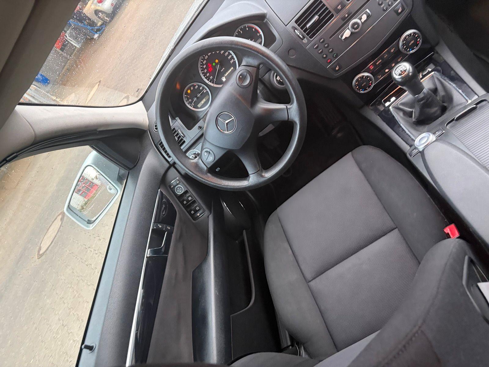 Mercedes-Benz 200 2008 — photo 10