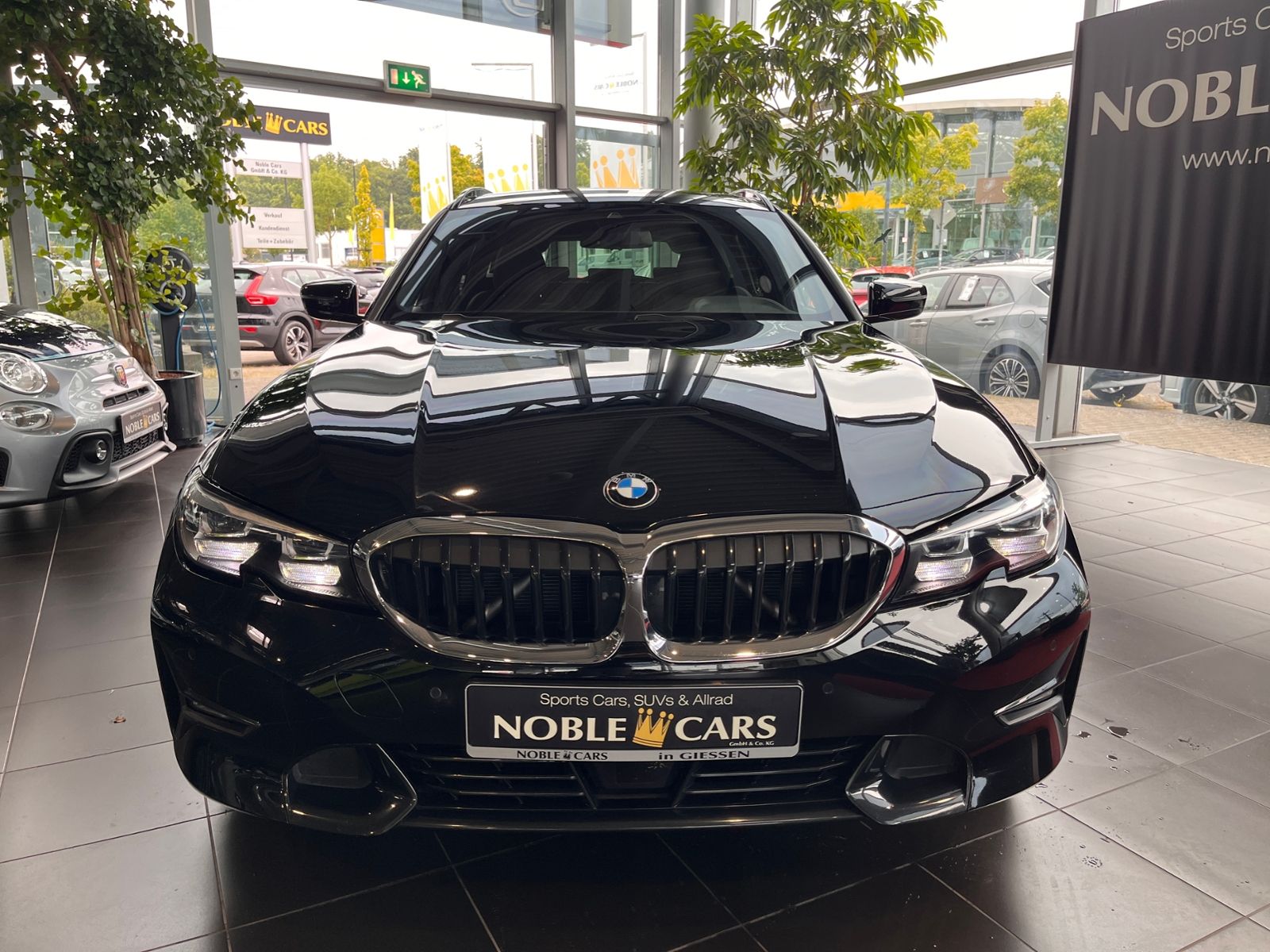 Fahrzeugabbildung BMW 320 i Sport Line Touring ACC LED NAVI ALU