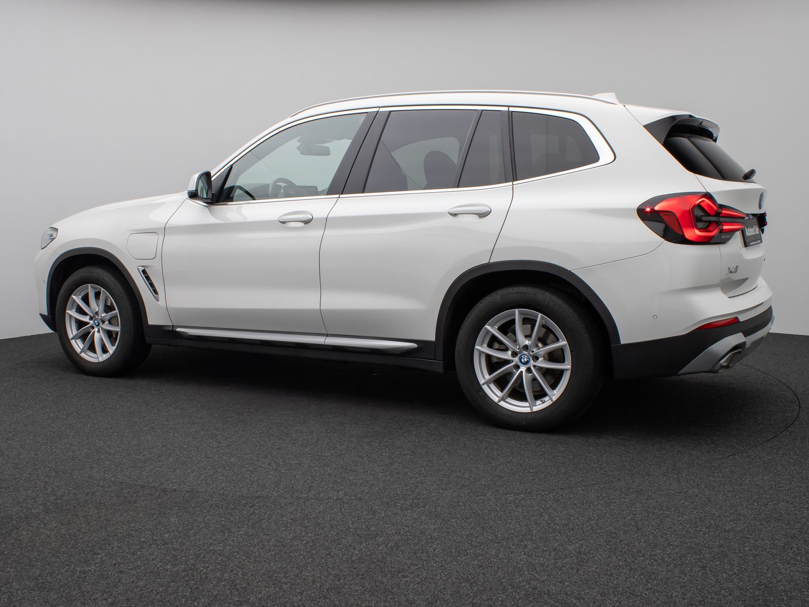 Fahrzeugabbildung BMW X3 xD30e Kamera HUD DAB HiFi Stop&Go AHK Sport