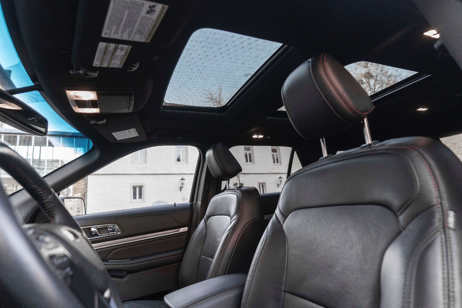 Fahrzeugabbildung Ford Explorer 3.5L SPORT 4X4 KAM TOTW M+S SZH/SZK