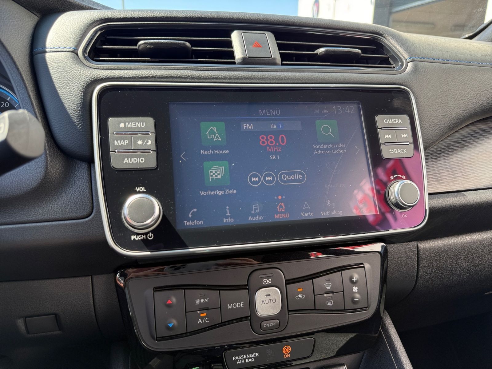 Fahrzeugabbildung Nissan Leaf ZE1 40kWh 360º*ACC*CARPLAY