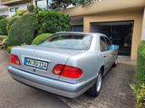 Mercedes-Benz E 230 ELEGANCE aus 1. Hand sehr gepflegt - gebrauchte Mercedes-Benz E 230 aus dem Jahr 1996