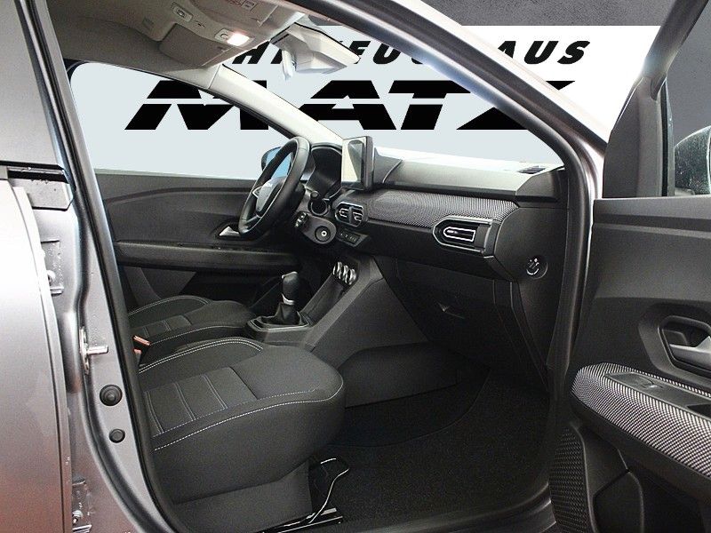 Fahrzeugabbildung Dacia Sandero TCe 100  Benzin /Expression*Winterpaket*