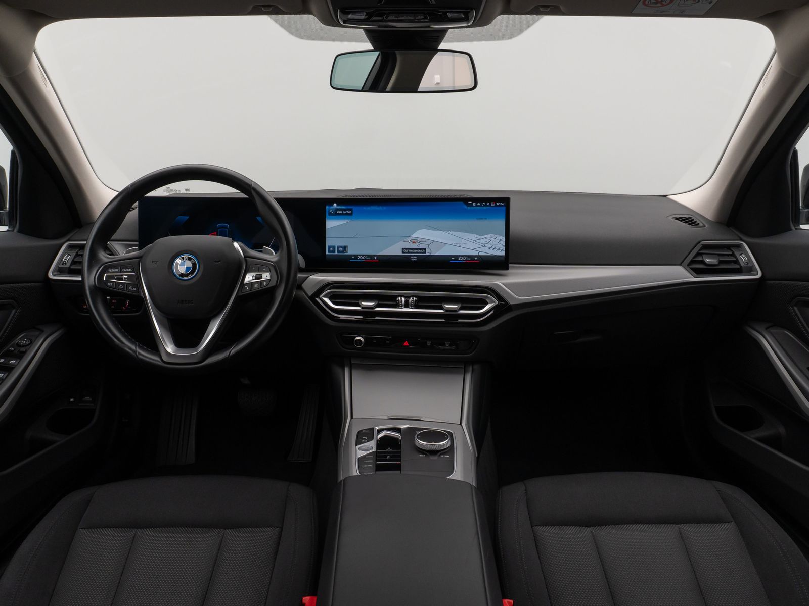 Fahrzeugabbildung BMW 330e xD DAB CockPit+ PDC Geschwindigkeitsreg