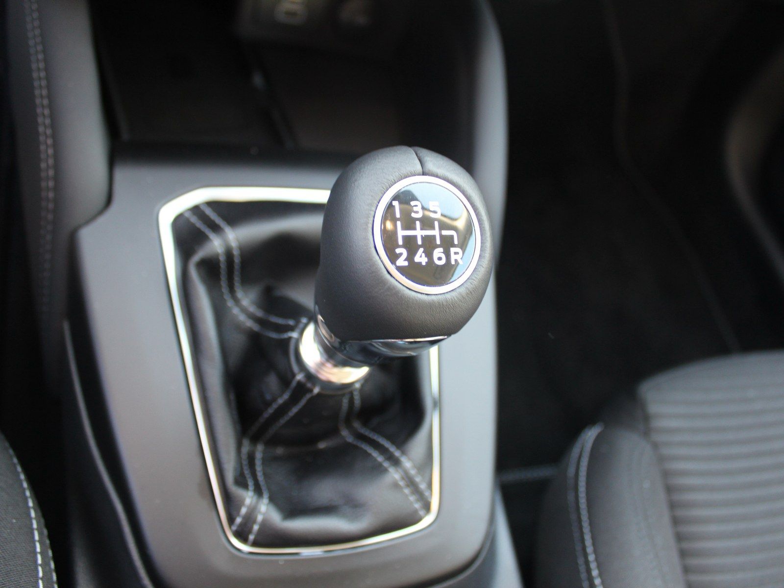 Fahrzeugabbildung Ford Focus Titanium X 1,0 EcoBoost