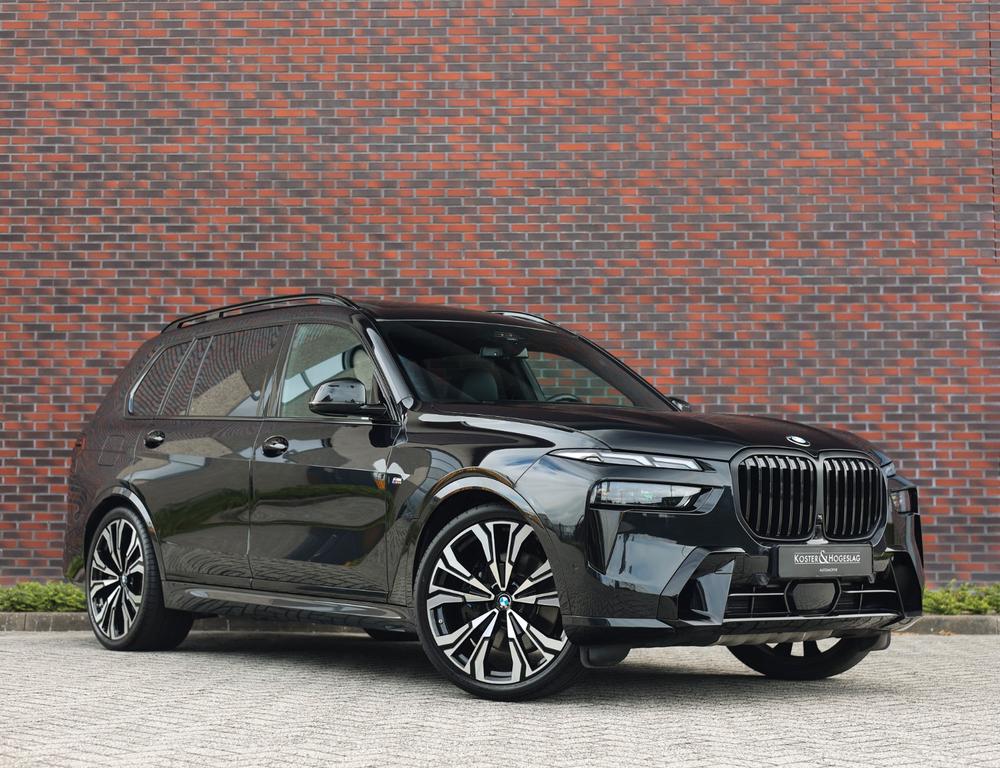 BMW X7 40i xDrive  Skylounge  BO  Massage 2024