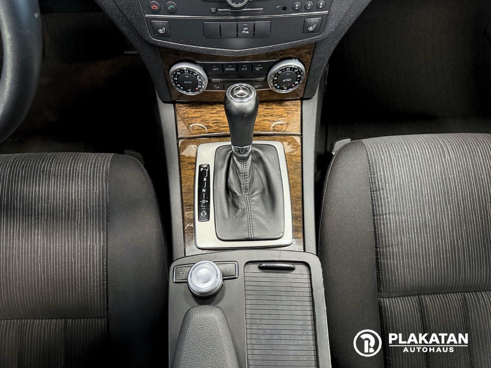 Fahrzeugabbildung Mercedes-Benz C 200 Kompressor Navi, Parksensoren, Service Neu
