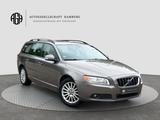 Volvo V70 Kombi 2.0 Momentum*AHK*Leder*Navi*SitzHzg* - Volvo V70 mit Benzin-Antrieb