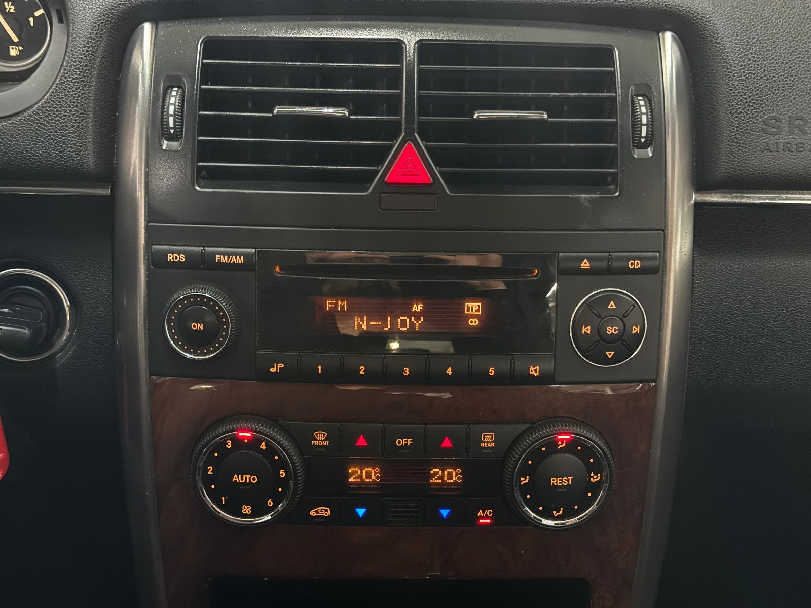 Fahrzeugabbildung Mercedes-Benz B 180 CDI AUTOMATIK TEMPOMAT KLIMA PANORAMA