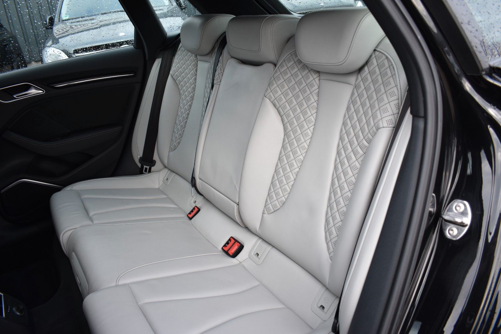 Fahrzeugabbildung Audi RS3 Sportback 2.5 TFSI quattro Keyles RS sitze