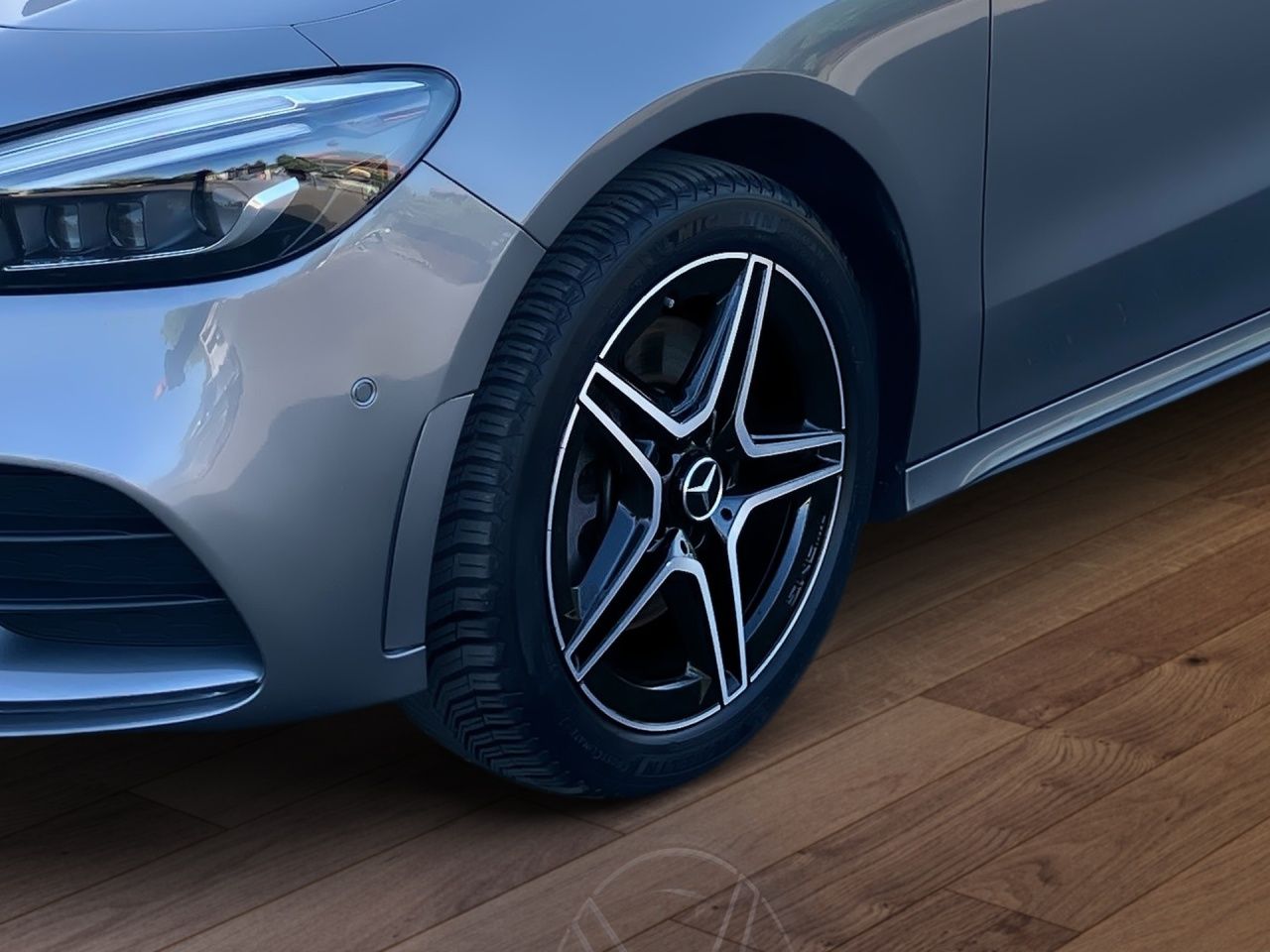 Fahrzeugabbildung Mercedes-Benz B 250 e AMG+AHK+MULTIBEAM+PANORAMA+STNDHZ+KAMERA
