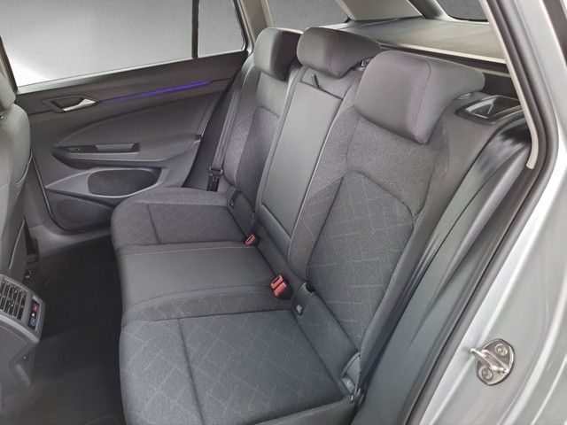 Fahrzeugabbildung Volkswagen Golf VIII Variant TDI DSG LED AHK Navi AID ACC P