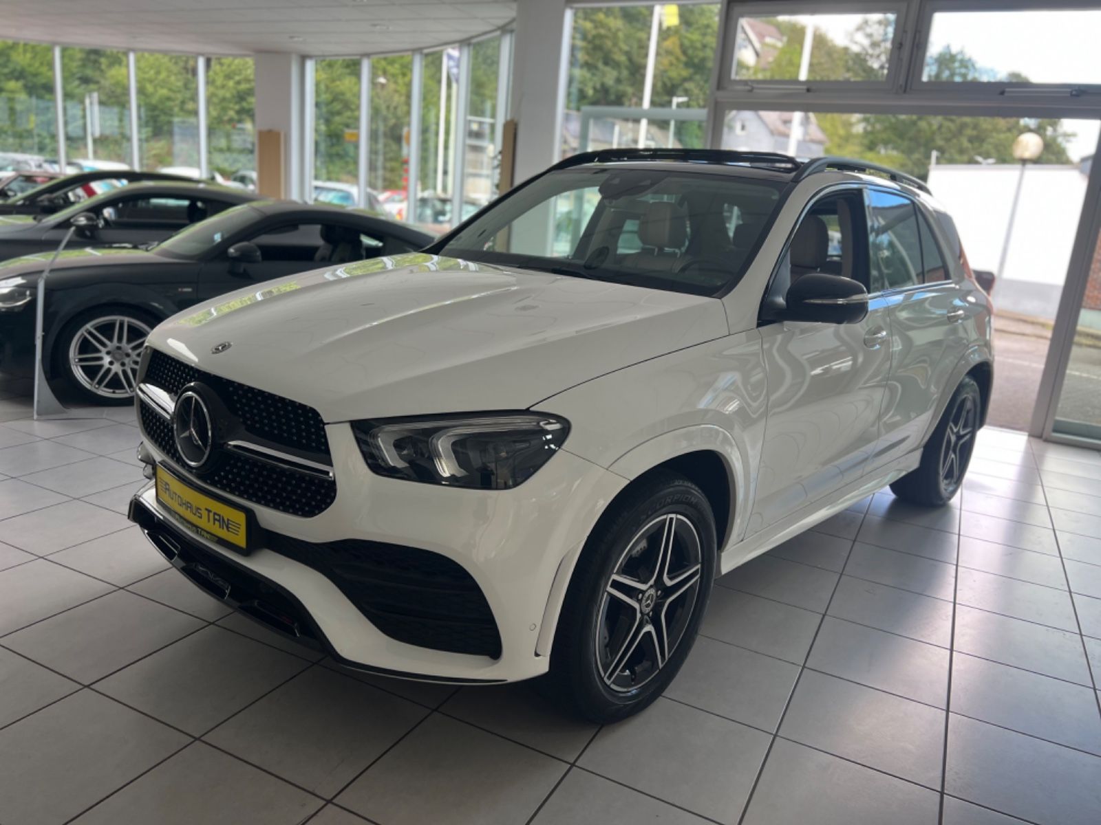 Fahrzeugabbildung Mercedes-Benz GLE 350 d 4Matic AMG Line PANORAMA*AHK*SITZBELÜF