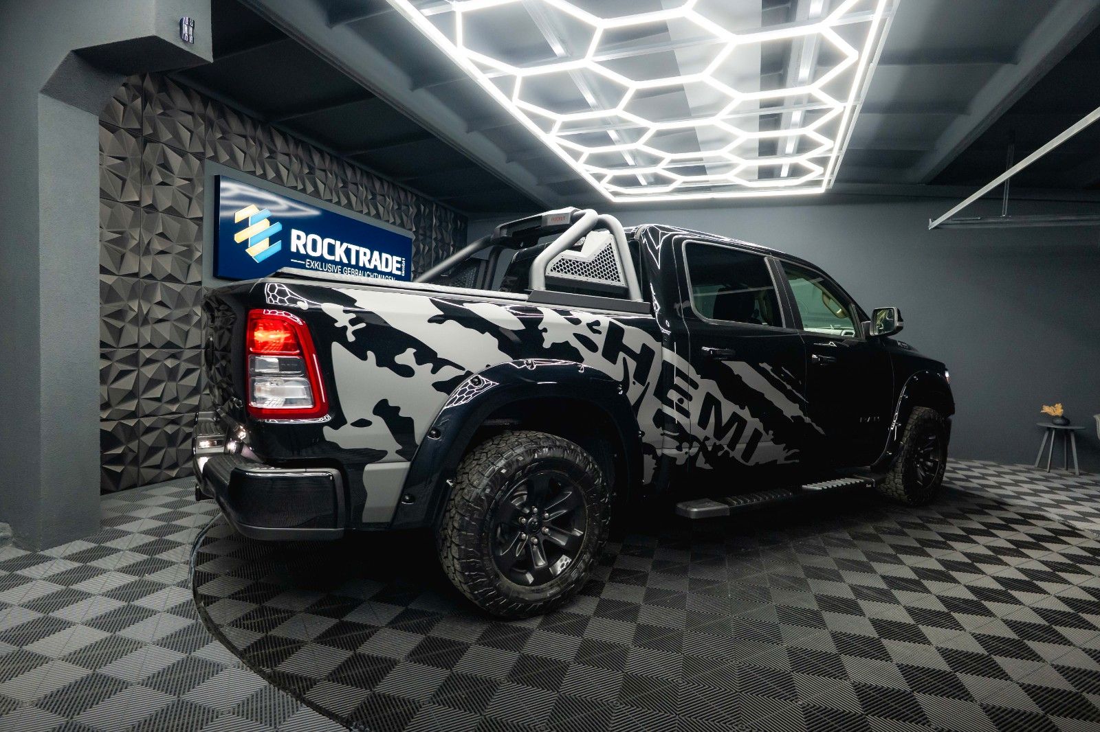 Fahrzeugabbildung Dodge RAM 5.7 V8 HEMI 4x4 LARAMIE Offroad Night LED