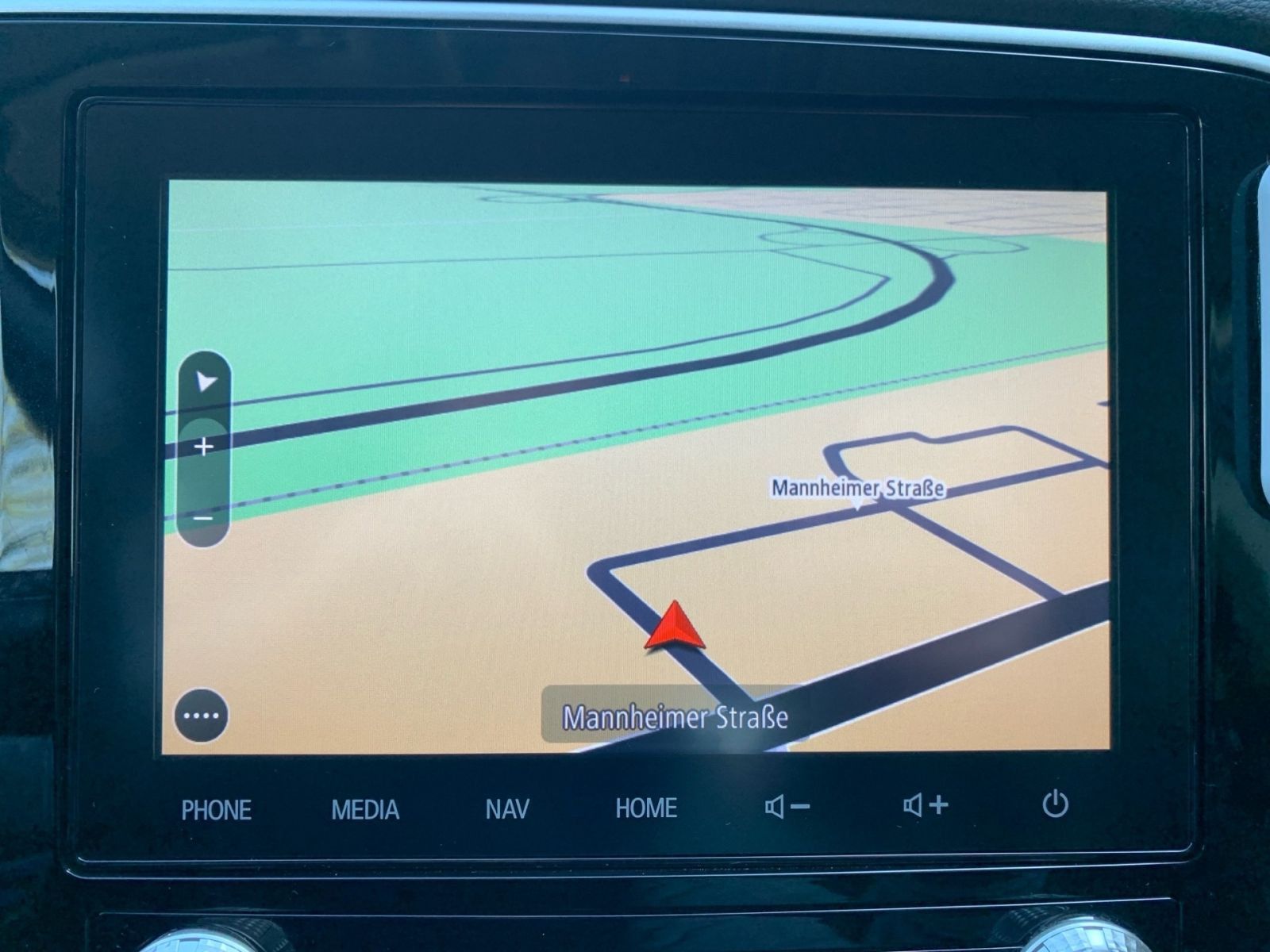 Fahrzeugabbildung Mitsubishi Outlander 2.4 PHEV Plug-in Hybrid Basis Spirit 4