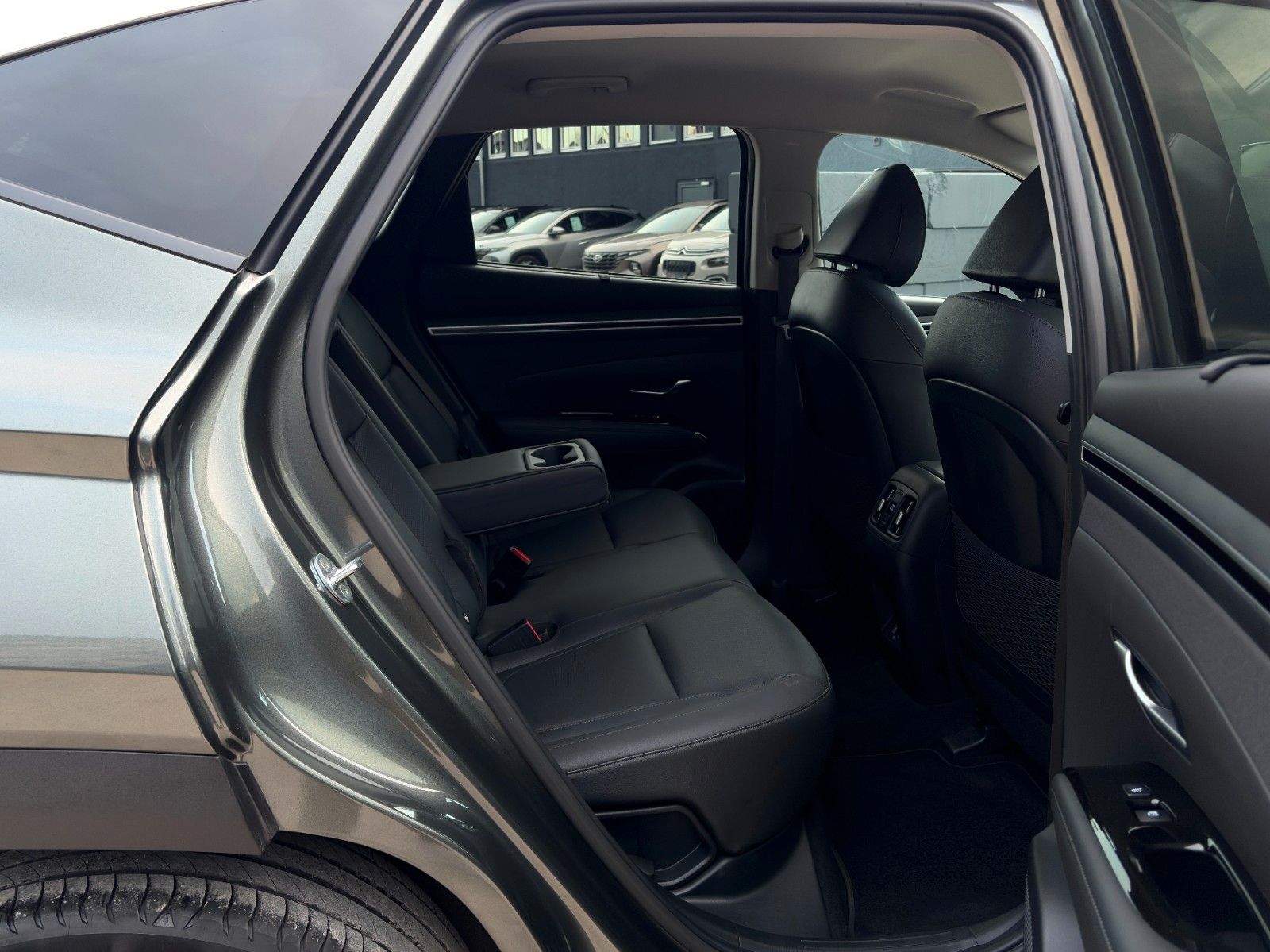 Fahrzeugabbildung Hyundai Tucson 1.6 T-GDI PHEV 4WD CarPlay 360° ACC SBL