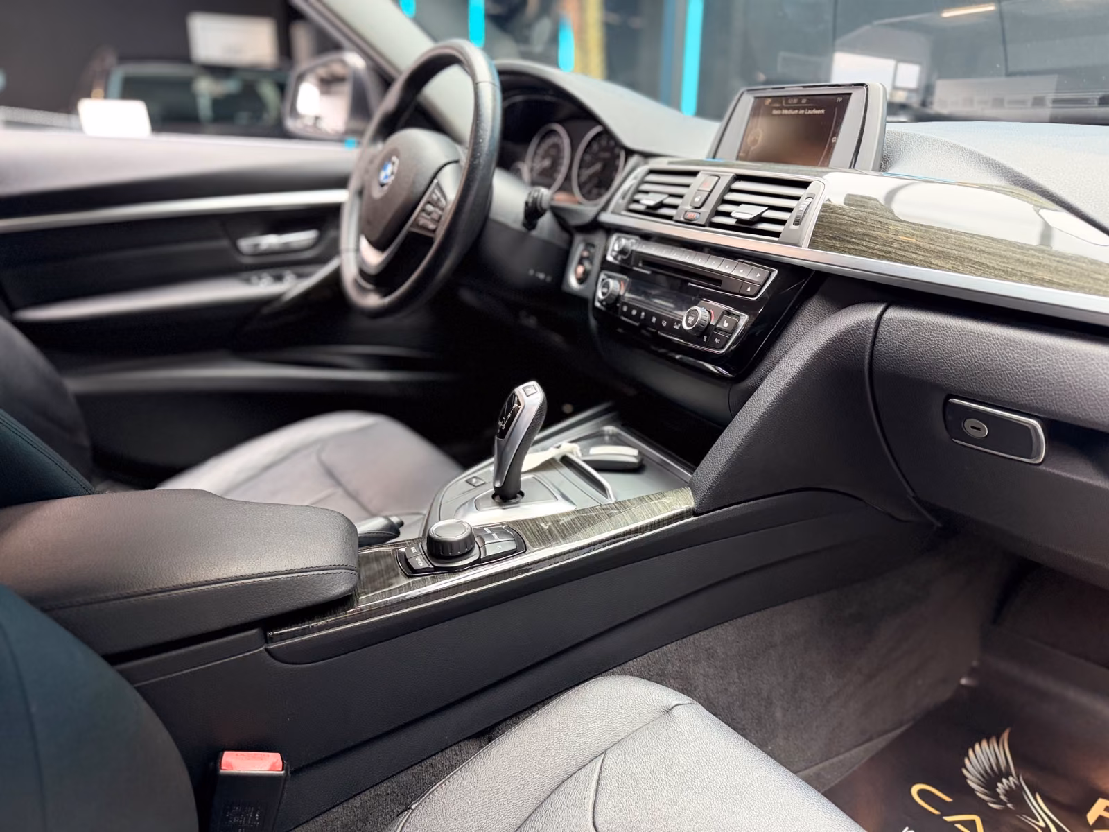 BMW 320 3 Touring 320 i xDrive Luxury Line/Volleder/