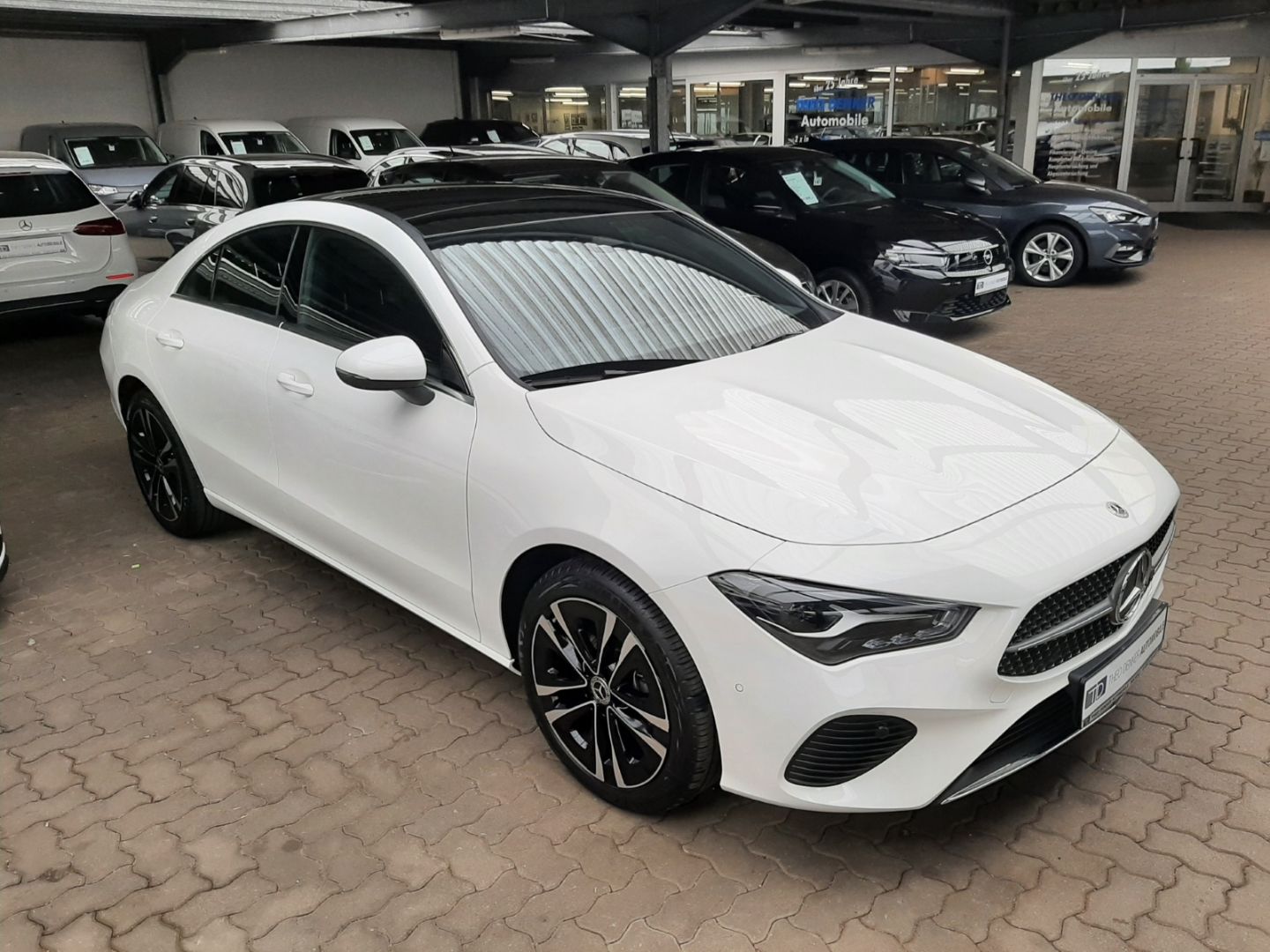 MERCEDES-BENZ CLA 180 Progressive Line Advanced Coupe Pano