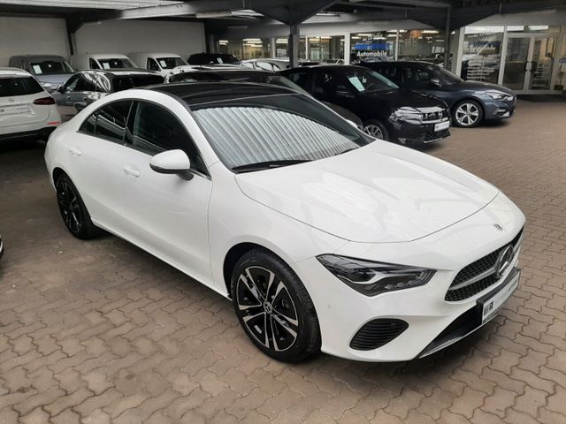 MERCEDES-BENZ CLA 180 Progressive Line Advanced Coupe Pano