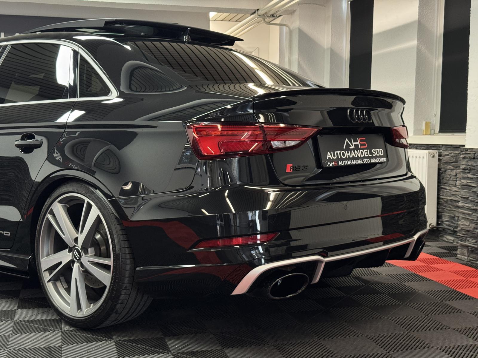 Audi RS 3 2.5 TFSI quattro*PANO*SCHALE*B&O*S.ABGAS*