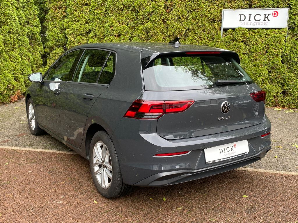 Fahrzeugabbildung Volkswagen Golf Lim. 1.0 TSI Life LED+NAV+SHZ+ACC+APP+PDC+