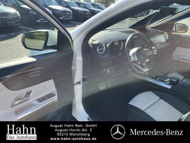 Fahrzeugabbildung Mercedes-Benz GLA 200 AMG/LED/AHK/KAMERA/PANO/EL.HECKKL./AMBI