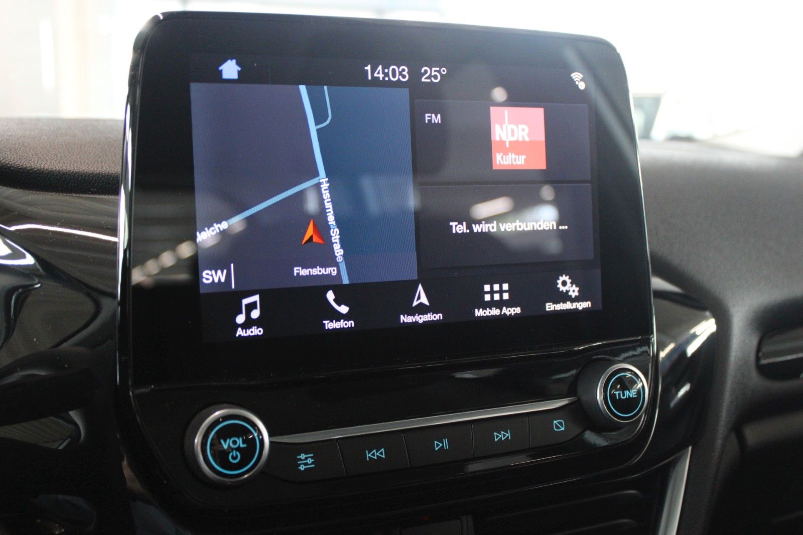 Fahrzeugabbildung Ford Fiesta 1,5 TDCi Cool & Connect 5-trg NAVI LED