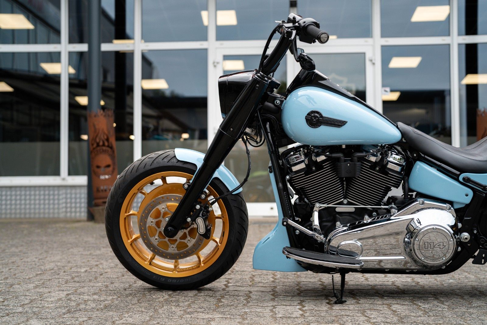 Fahrzeugabbildung Harley-Davidson Light Blue FAT BOY FLFBS 114 - Jekill & Hyde-