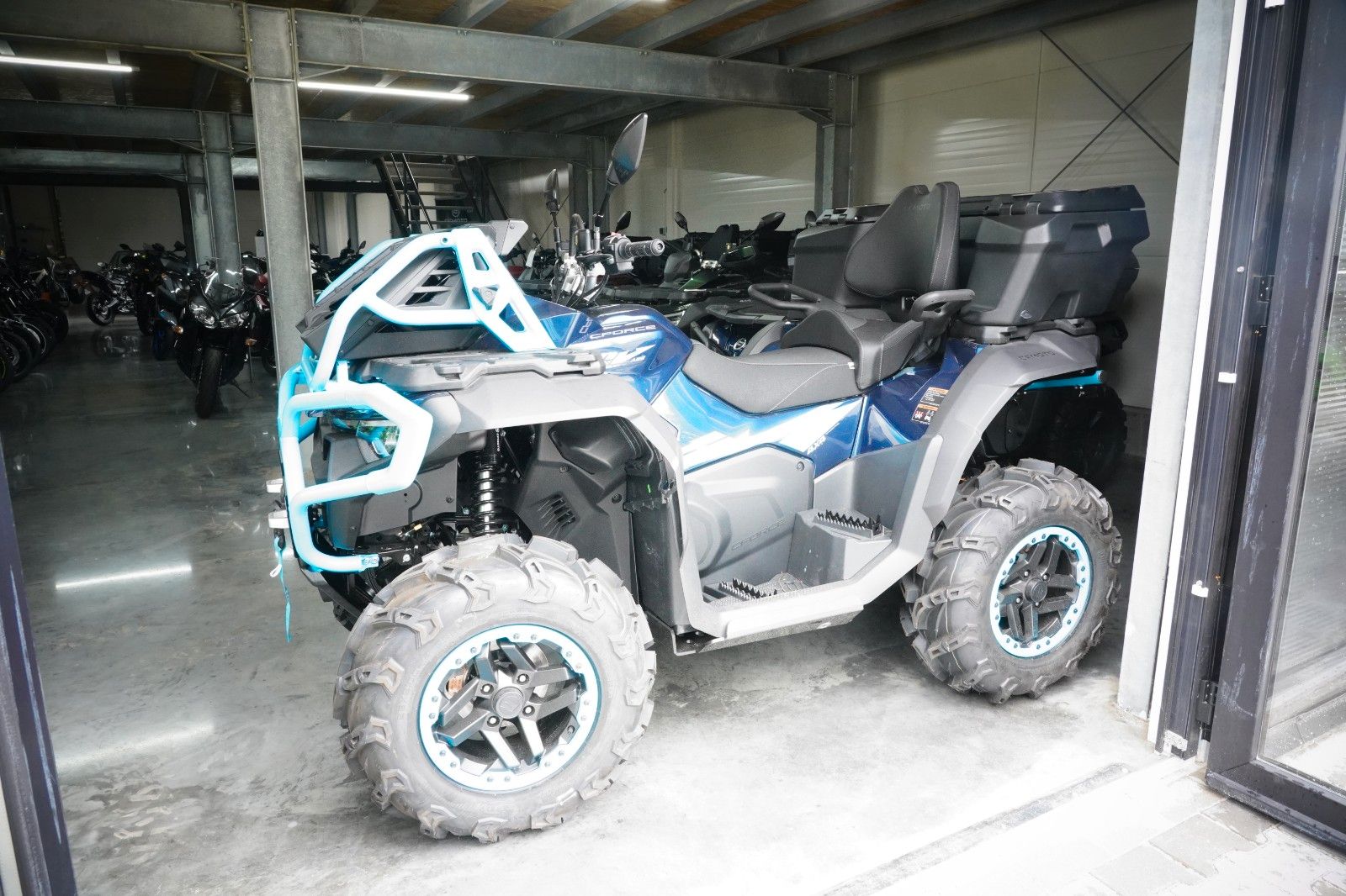 Fahrzeugabbildung CFMOTO CForce 1000 MV MUD Version Touring Pro