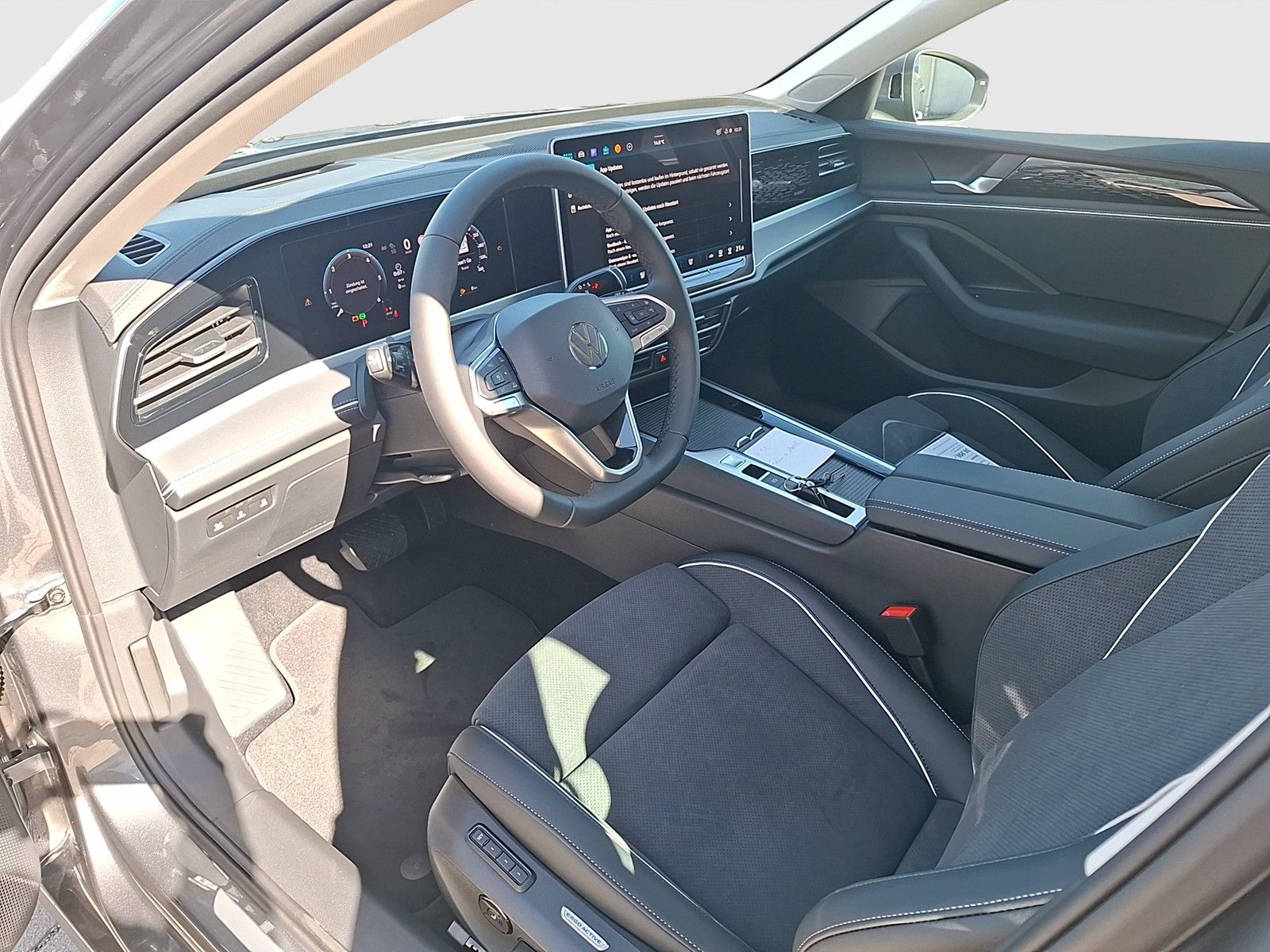 Fahrzeugabbildung Volkswagen Passat Variant TDI Elegance DSG Matrix AHK Navi
