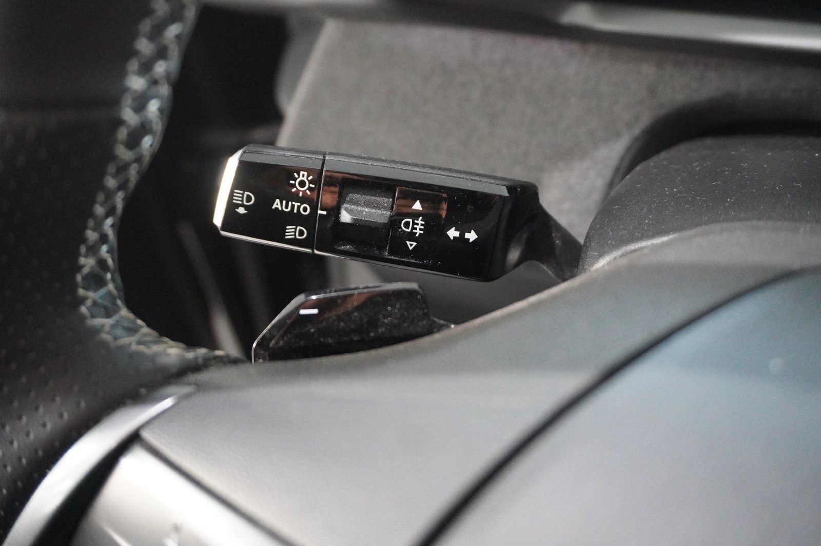 Fahrzeugabbildung Opel Grandland 1.2 GS SPORT HYBRID NAVI/LED/KAMERA/SH