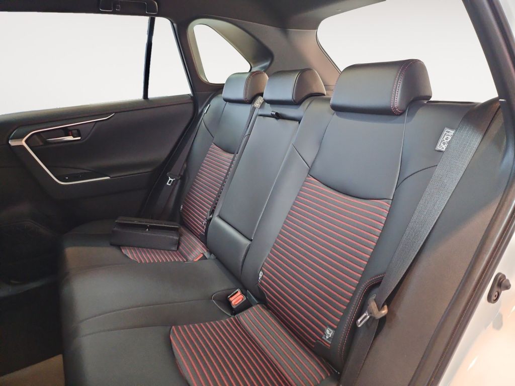 Fahrzeugabbildung Suzuki Across PLUG-IN HYBRID