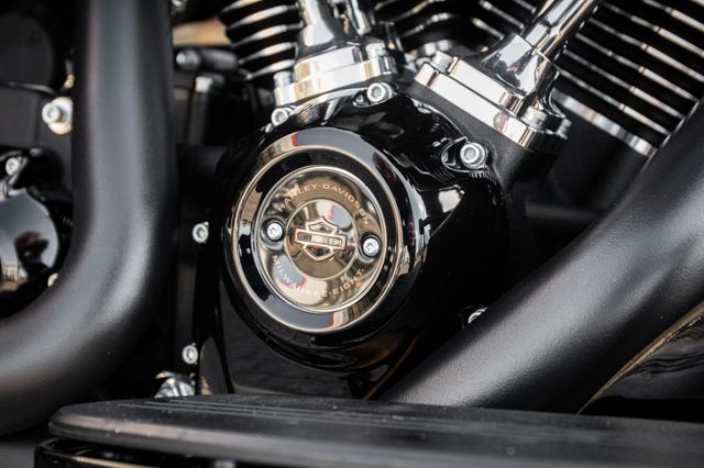 Fahrzeugabbildung Harley-Davidson ROAD GLIDE ST 117 MY23 FLTRXST Jetzt bestellen!