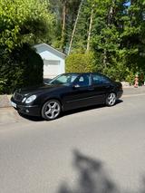 Mercedes-Benz E 320 CDI AVANTGARDE Avantgarde Frischer Tüv - Mercedes-Benz E 320 aus 2003: Cdi