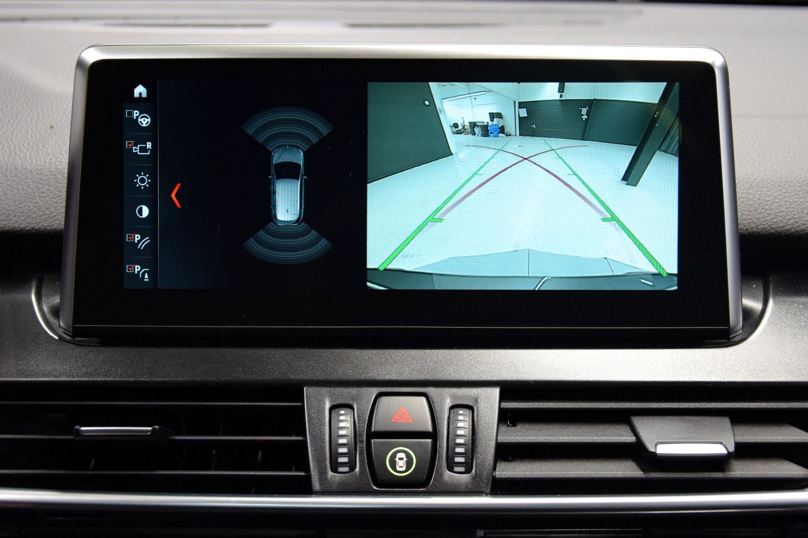 Fahrzeugabbildung BMW 220d Active Tourer xDrive M Sport Pano HUD Kame